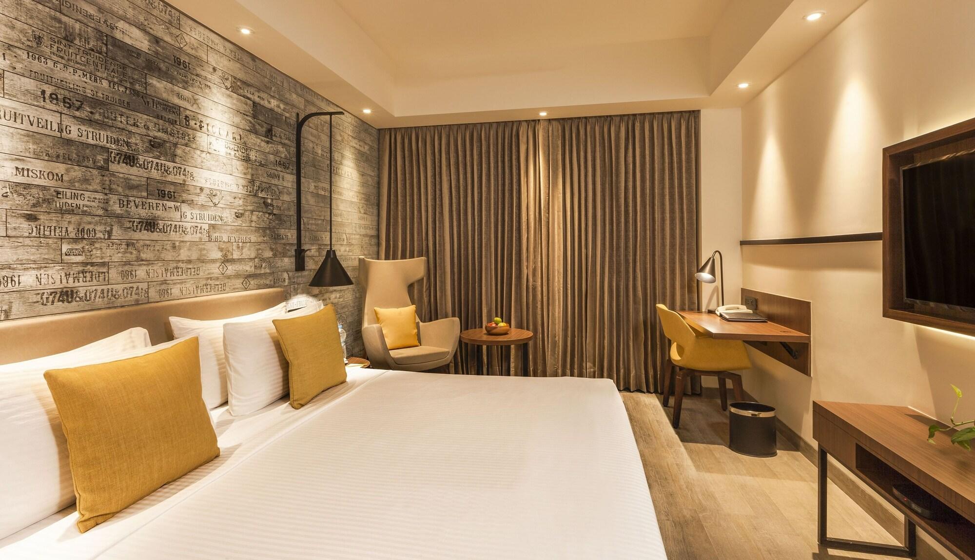 Lemon Tree Premier City Center Пуна Экстерьер фото