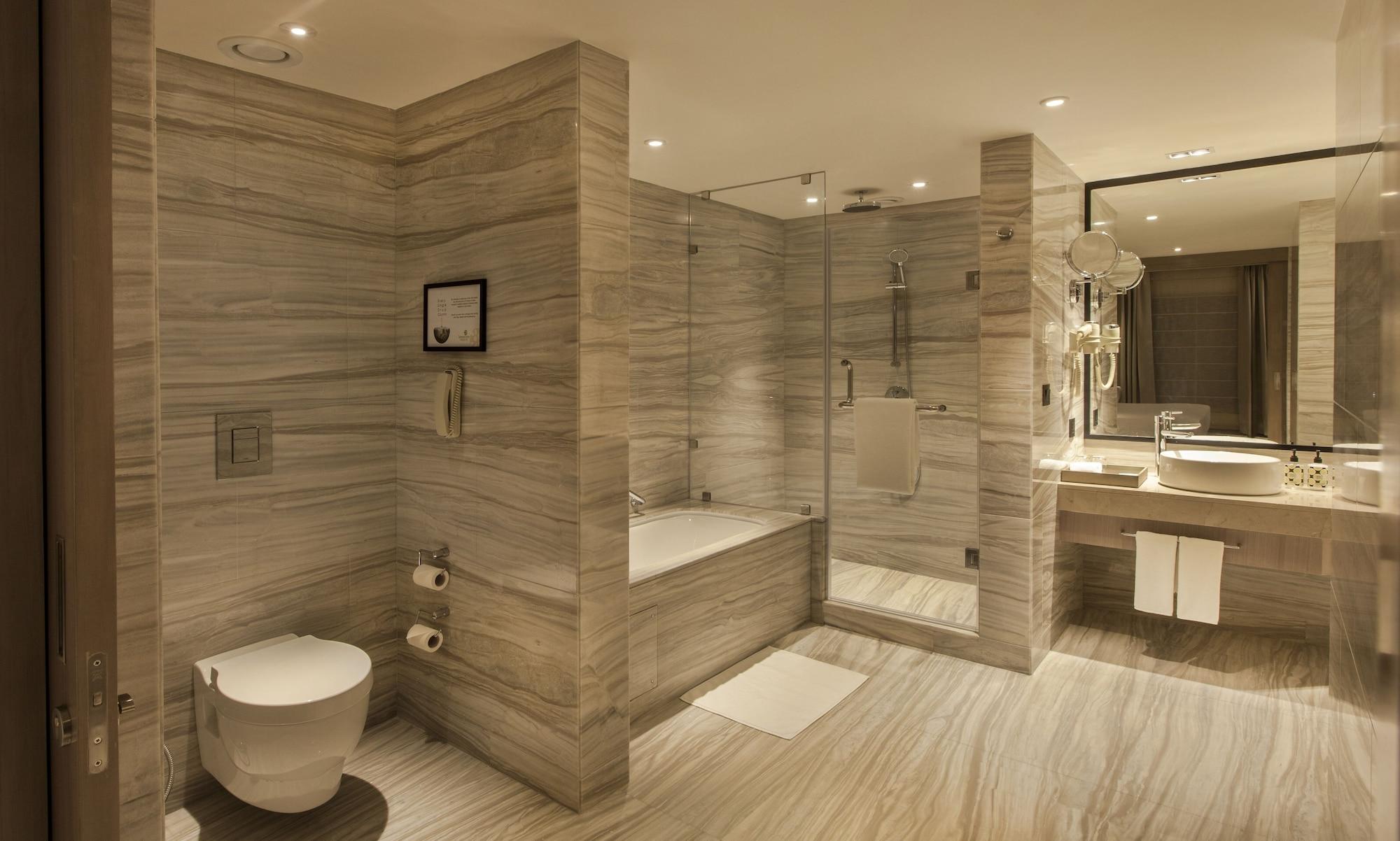 Lemon Tree Premier City Center Пуна Экстерьер фото