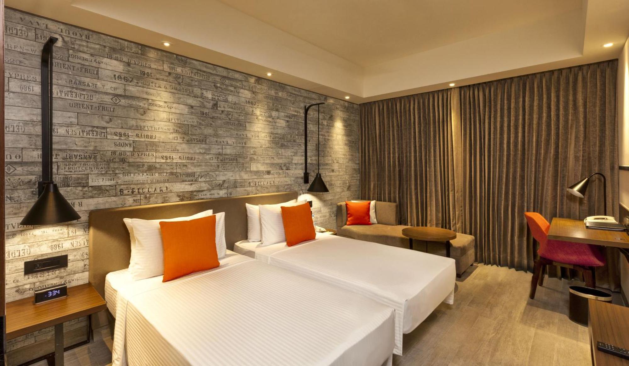 Lemon Tree Premier City Center Пуна Экстерьер фото