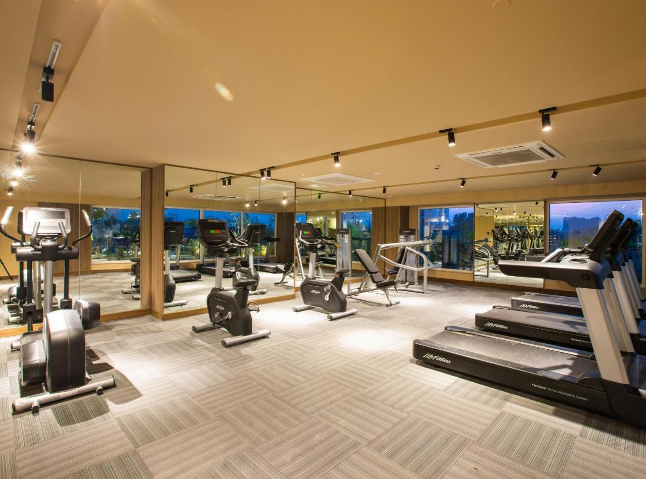 Lemon Tree Premier City Center Пуна Экстерьер фото
