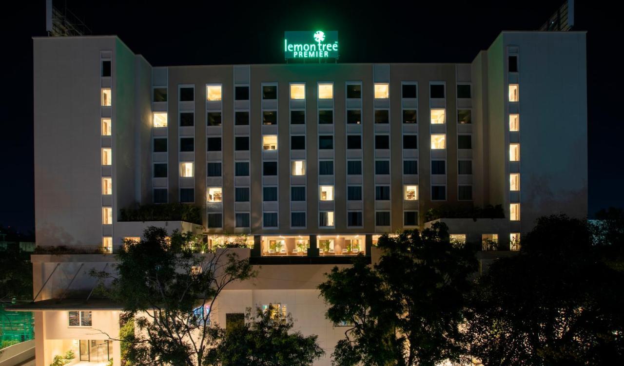 Lemon Tree Premier City Center Пуна Экстерьер фото