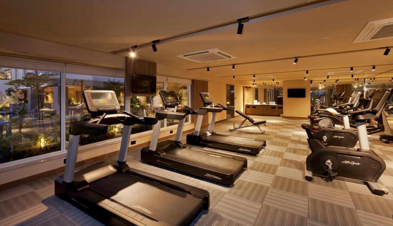 Lemon Tree Premier City Center Пуна Экстерьер фото